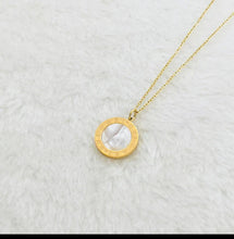 White Round Necklace