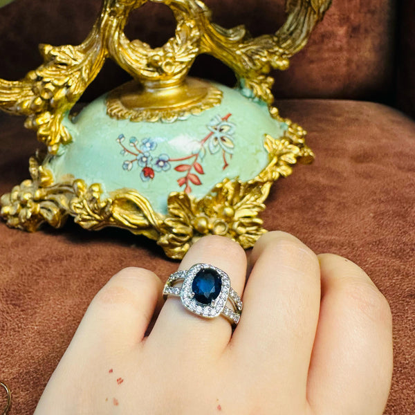 One carret blue stone ring