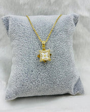Stainless steel spin necklace