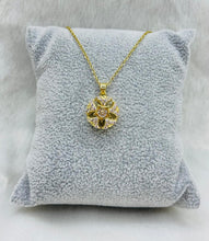 Stainless steel spin necklace